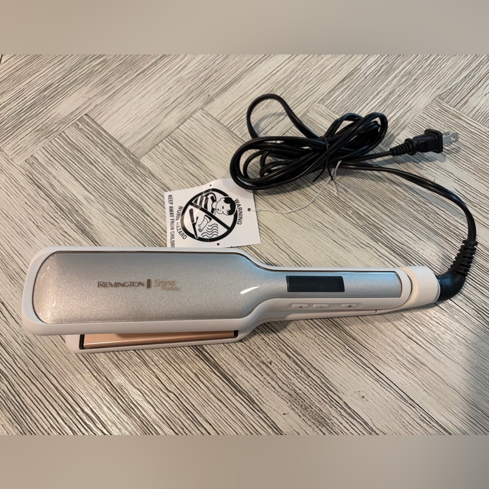 Remington White and Silver Hair Straightener